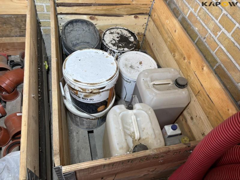 Miscellaneous construction equipment 33