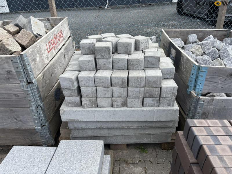Various paving stones 25