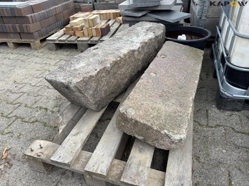 Various paving stones 44