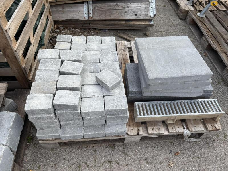 Various paving stones 88