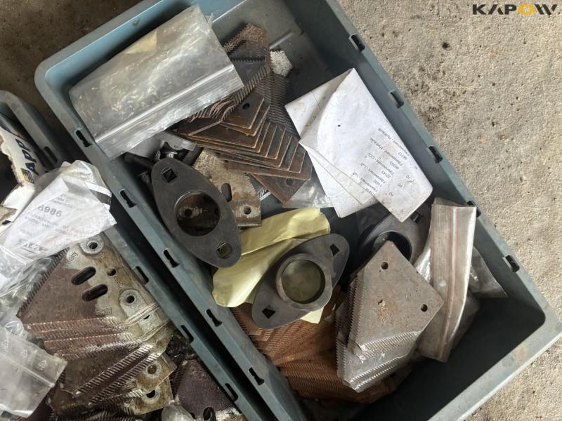 Various parts for New Holland combine harvester 56