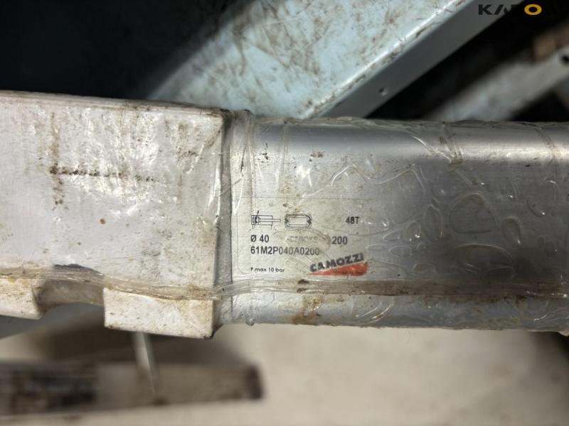 Miscellaneous parts 13