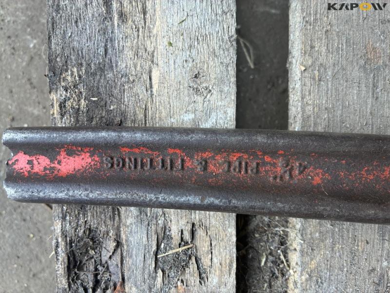 Various retaining tools 8