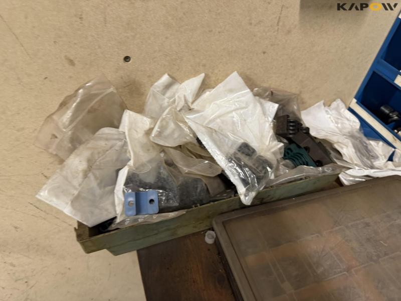 Various hydraulic parts 21