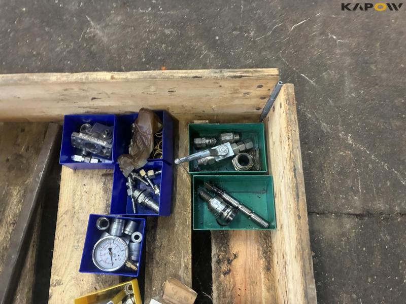 Various hydraulic equipment / Tank 15