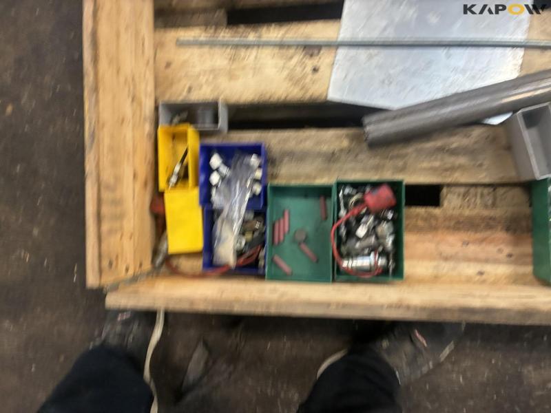 Various hydraulic equipment / Tank 17