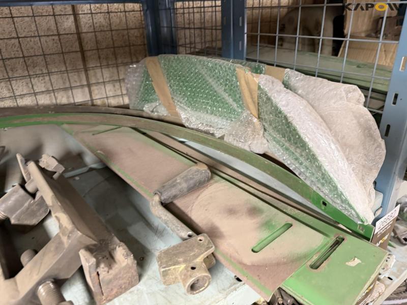 Various John Deere/Claas combine harvester spare parts 4