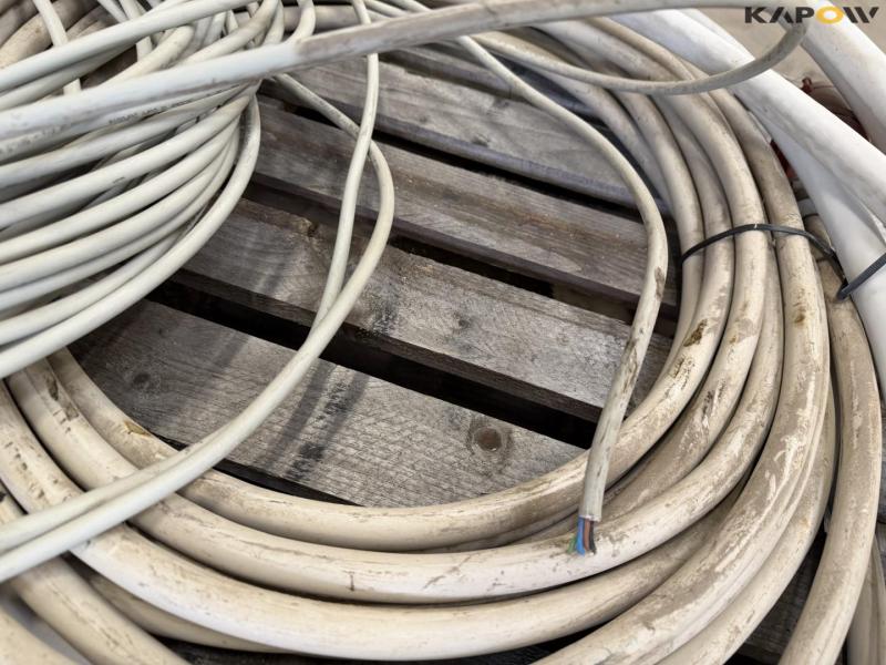 Miscellaneous cables 13