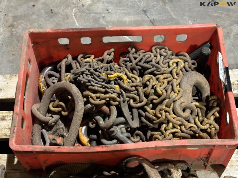 Various chains and ropes 5