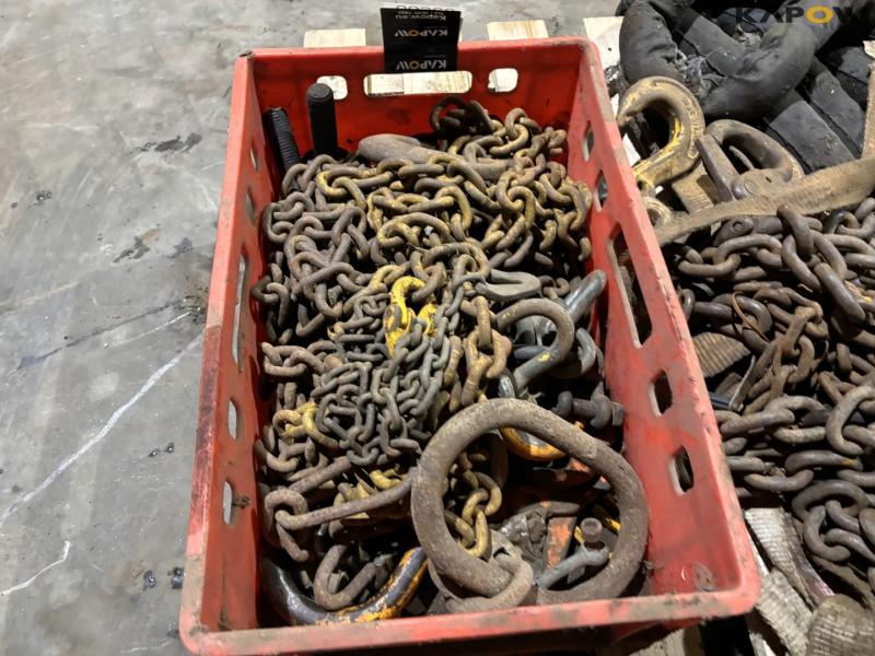 Various chains and ropes 11