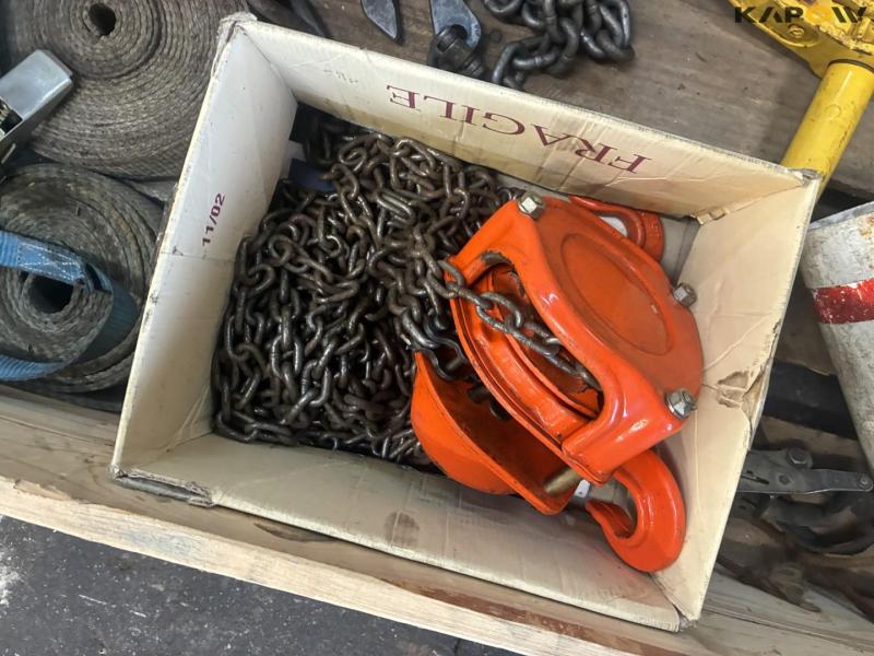 Various lifting, clamping equipment 11