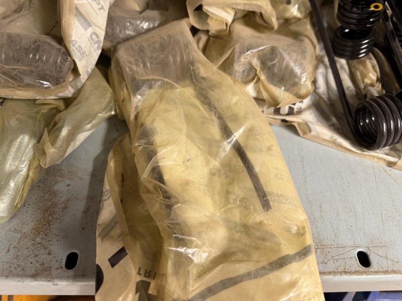 Various MF/New Holland baler spare parts 9