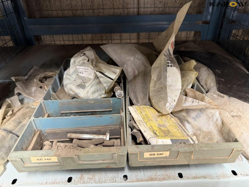 Various MF/New Holland baler spare parts 37