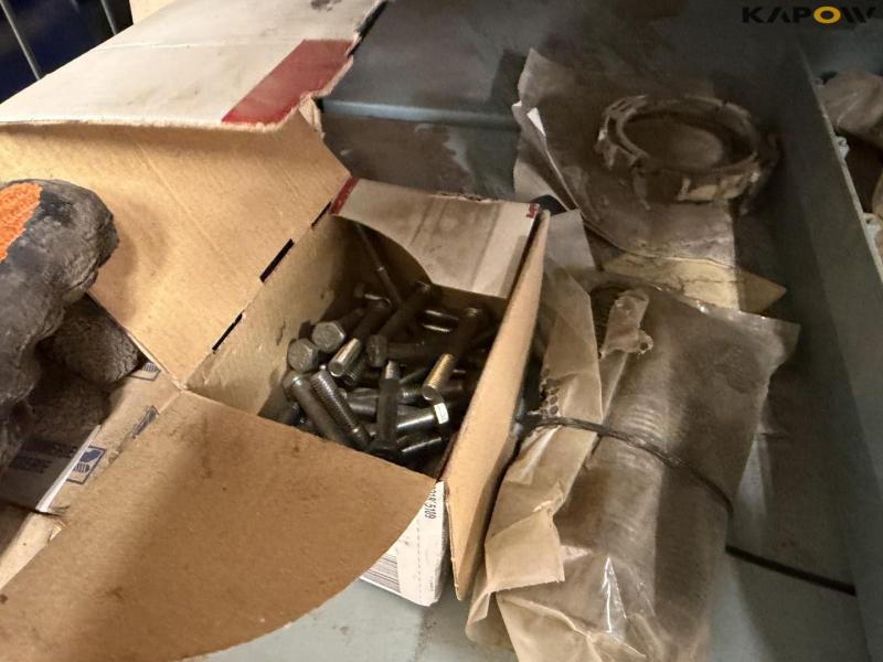 Various MF/New Holland baler spare parts 41