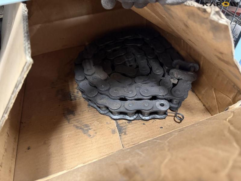 Various MF/New Holland baler spare parts 50