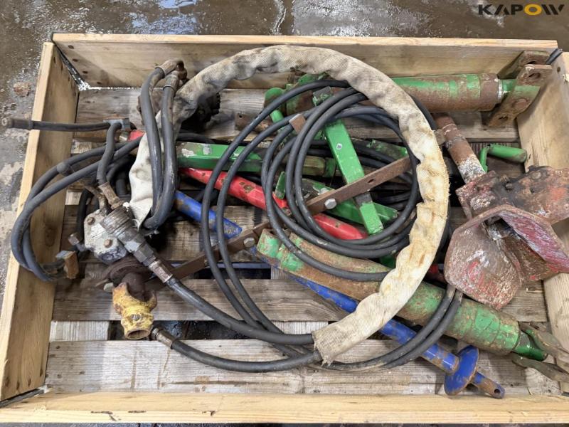 Miscellaneous on pallet 16