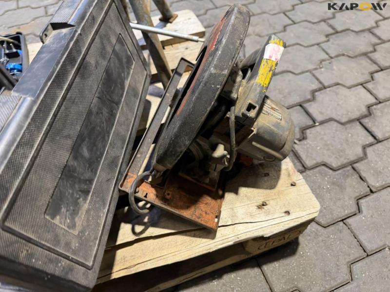Miscellaneous on pallet 17