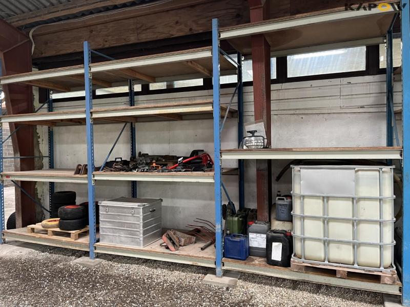 Miscellaneous on pallet rack 1