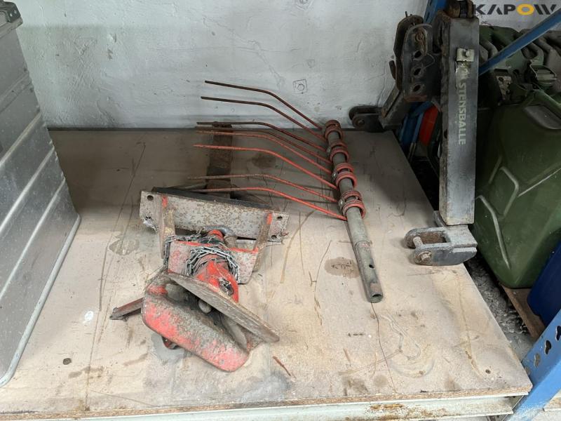 Miscellaneous on pallet rack 7