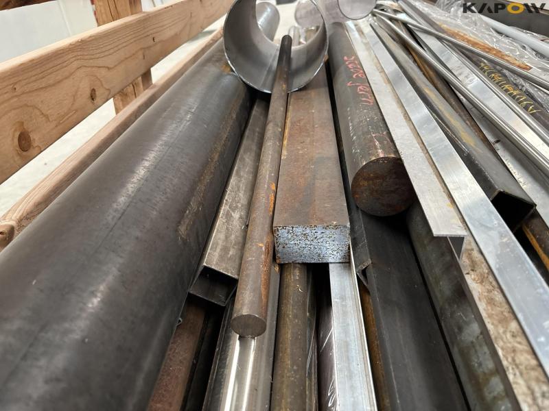 Miscellaneous pipes 16