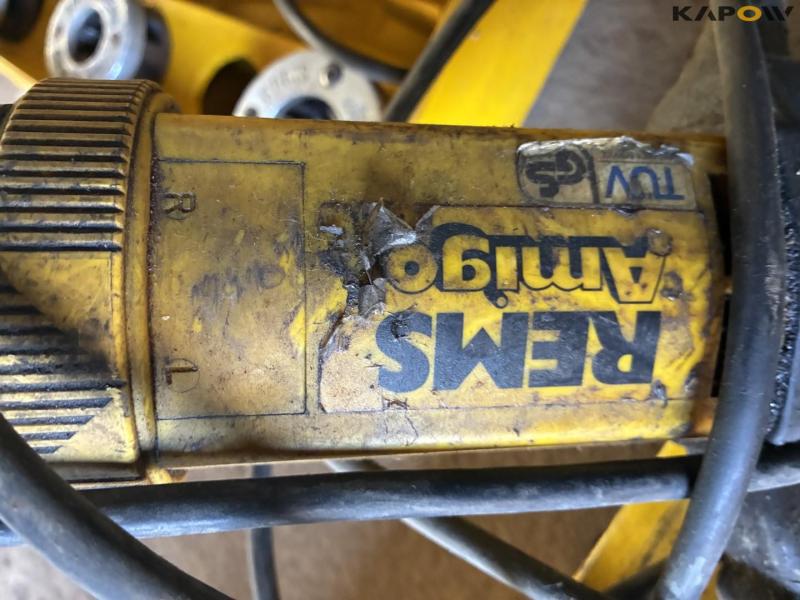 Various pipe thread cutters 15