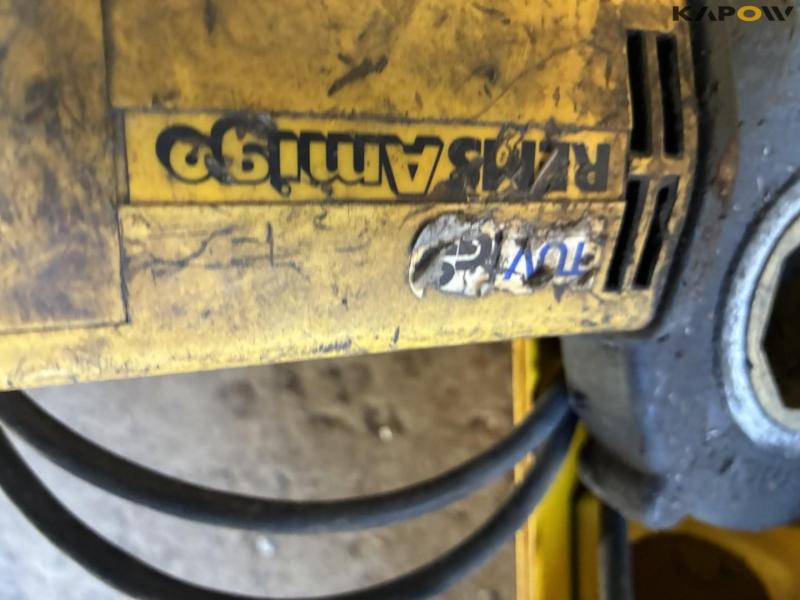 Various pipe thread cutters 20