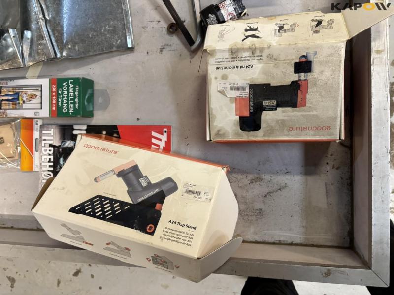 Various safety and stable equipment 59