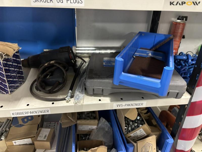 Various screws and bolts 7