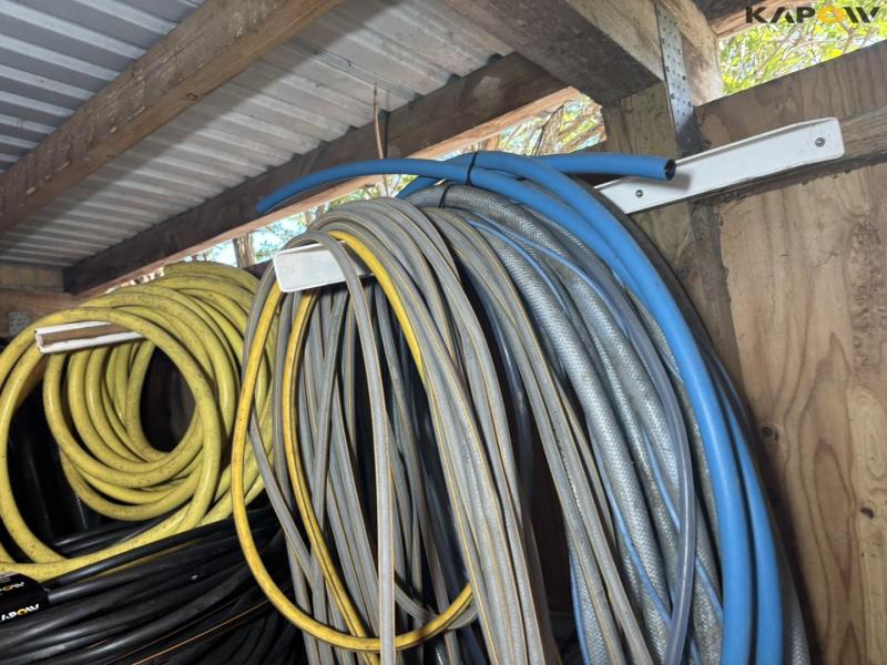 Various hoses 16