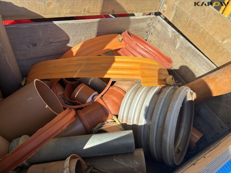 Various hoses 33