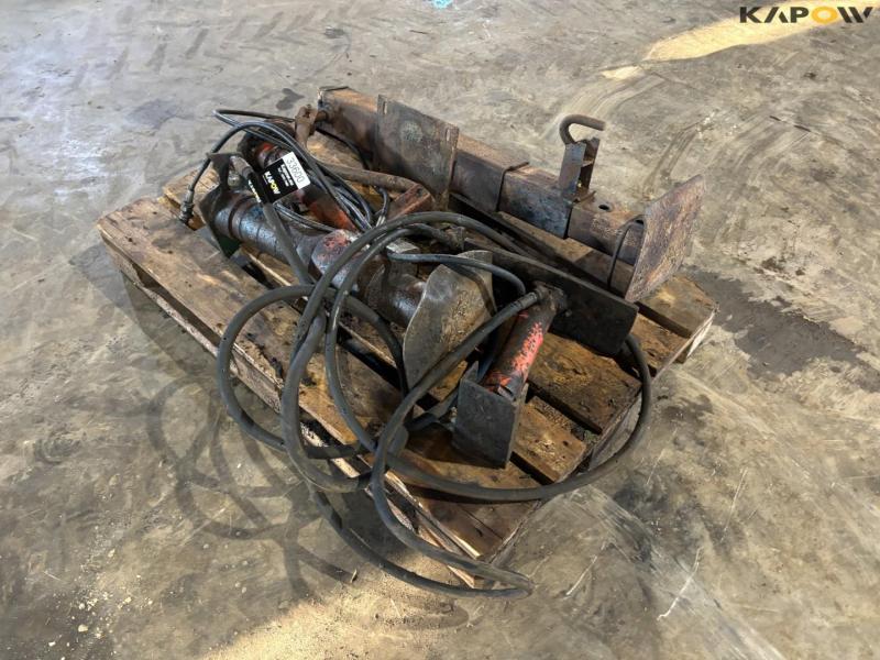 Various support legs 1