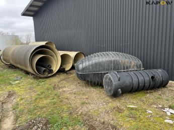 Various large sewer pipes