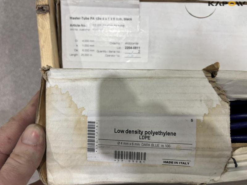 Various compressed air hoses 26