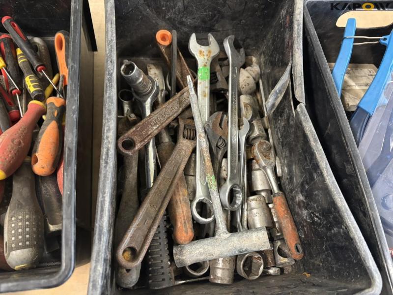 Various tools and straps 10