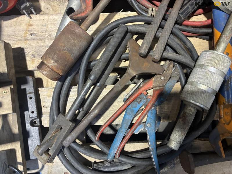 Miscellaneous tools 11