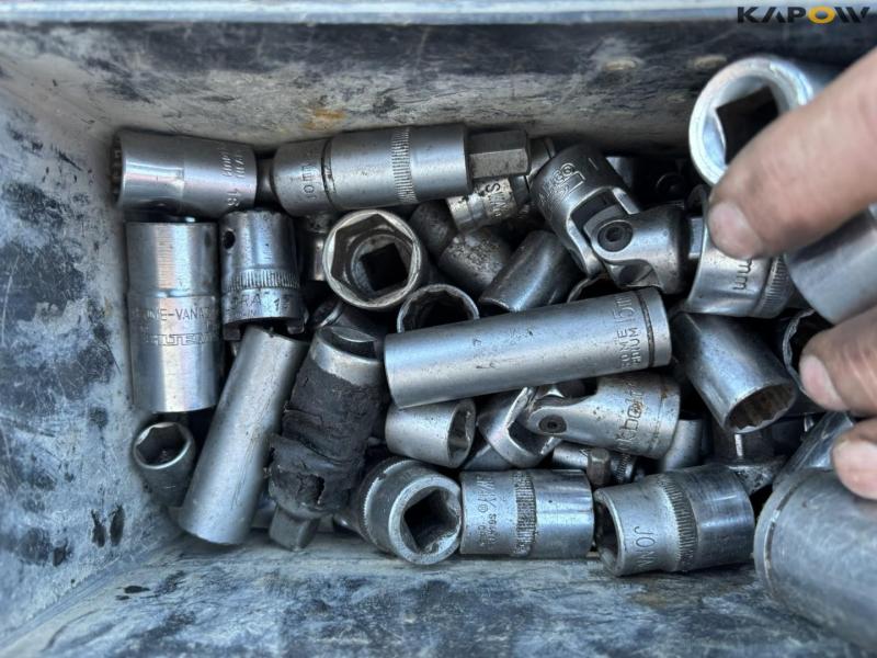 Miscellaneous tools 13