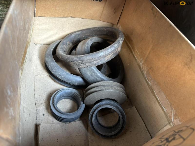 Miscellaneous plumbing parts 61