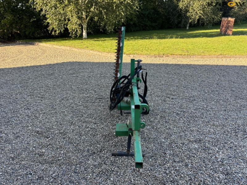 DK-TEC CHJ-F180 hedge trimmer with Euro hitch 4