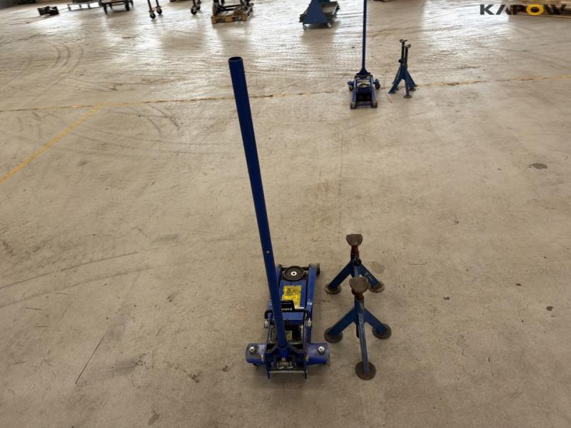Jack TMG2501 and trestles 6