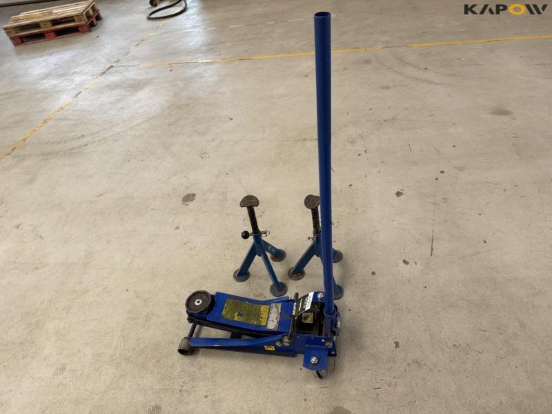 Jack TMG2501 and trestles 8