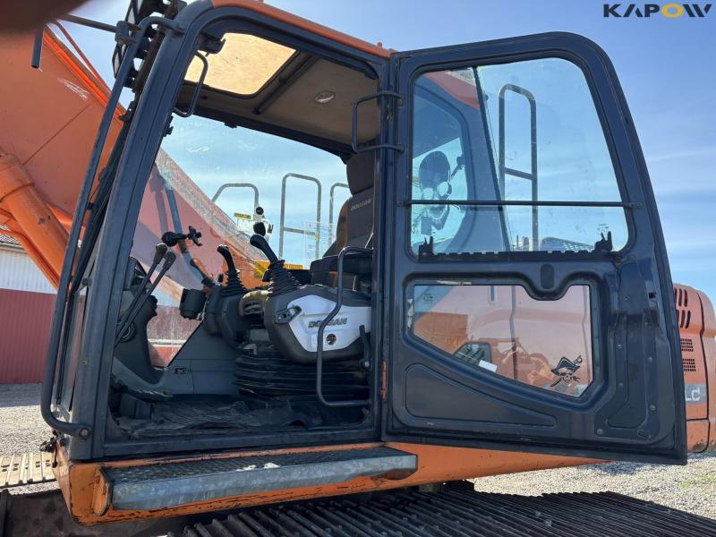 Doosan DX 225LC excavator 56