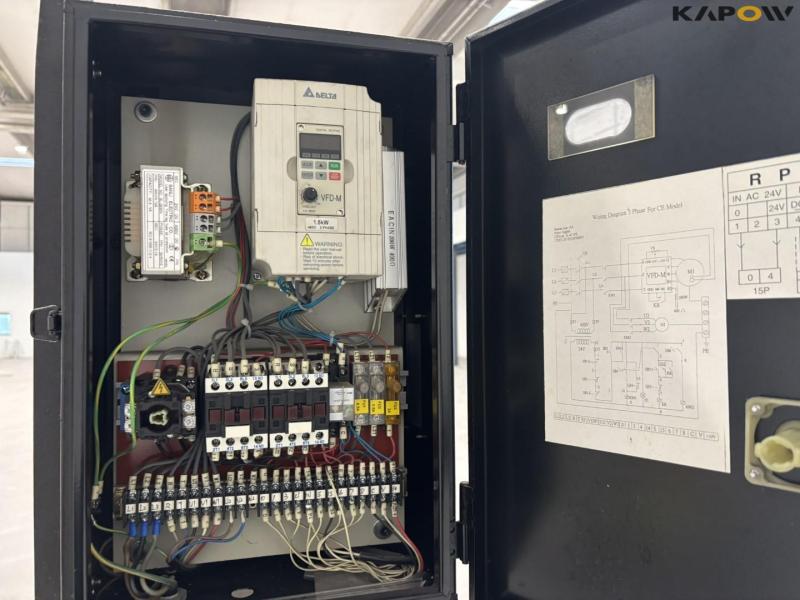 DP 925 GAD pillar drilling machine 17