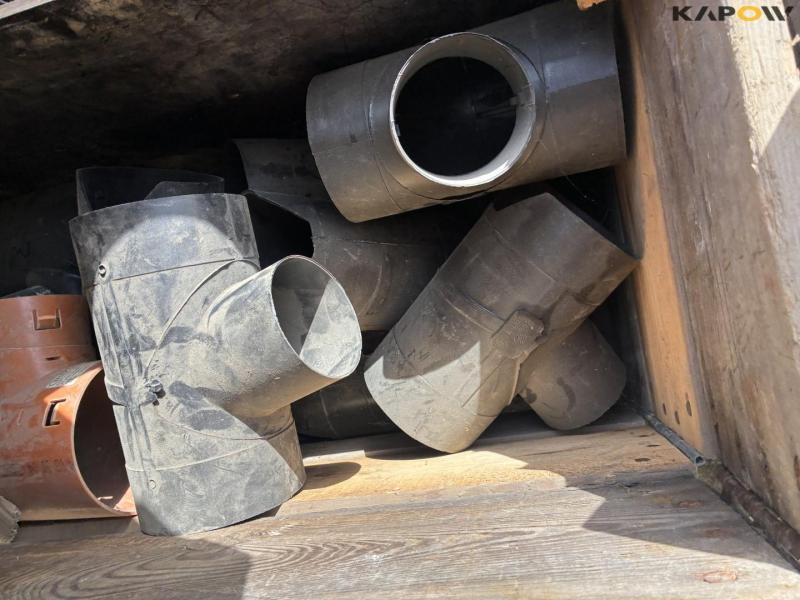 Drain couplings 33