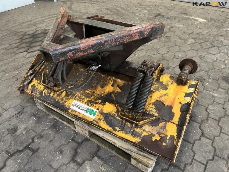 Rotating scraper blade 1