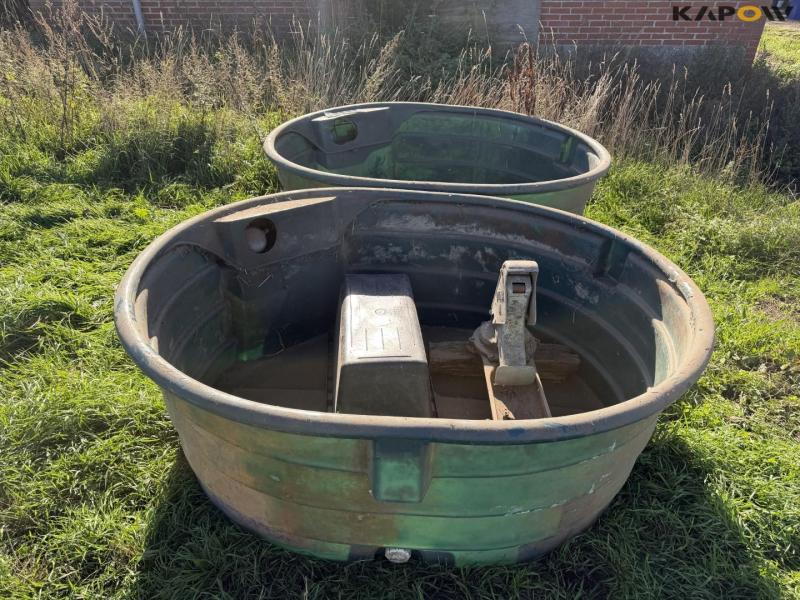 Drinking trough and garden pump 2