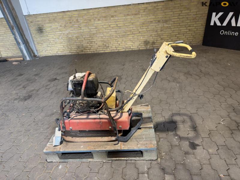 Dynapac LG200 plate vibrator 8