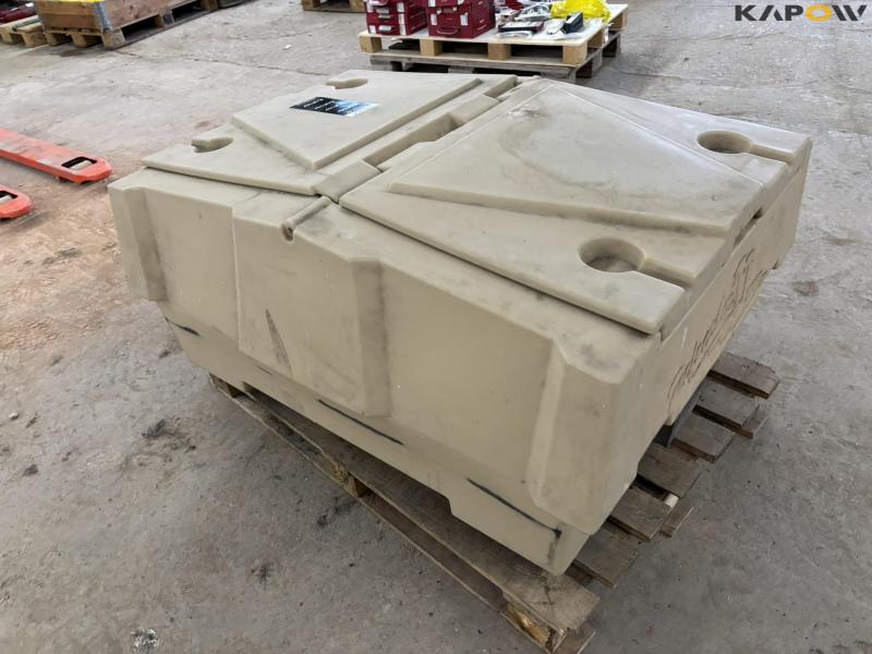 E-Z-GO Refresher bed container with lid 3