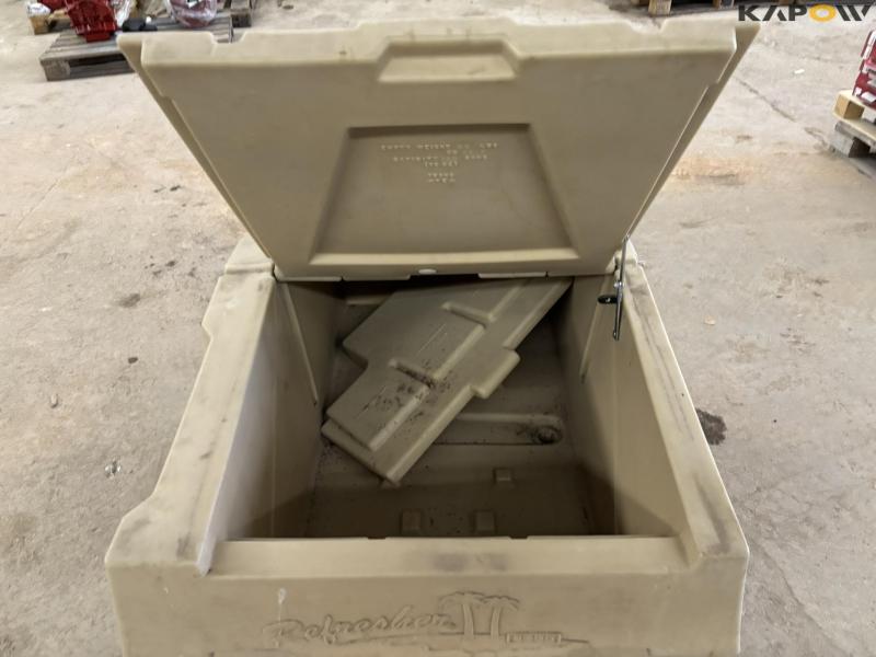 E-Z-GO Refresher bed container with lid 15