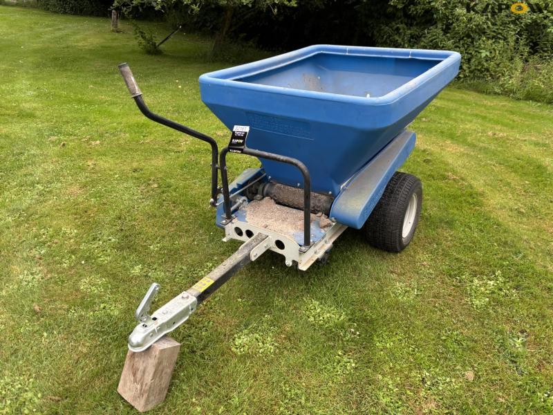 ECOLAWN ECO 50 topdresser/sand spreader 1