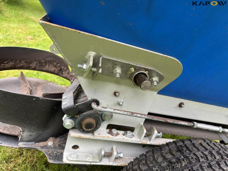 ECOLAWN ECO 50 topdresser/sand spreader 19